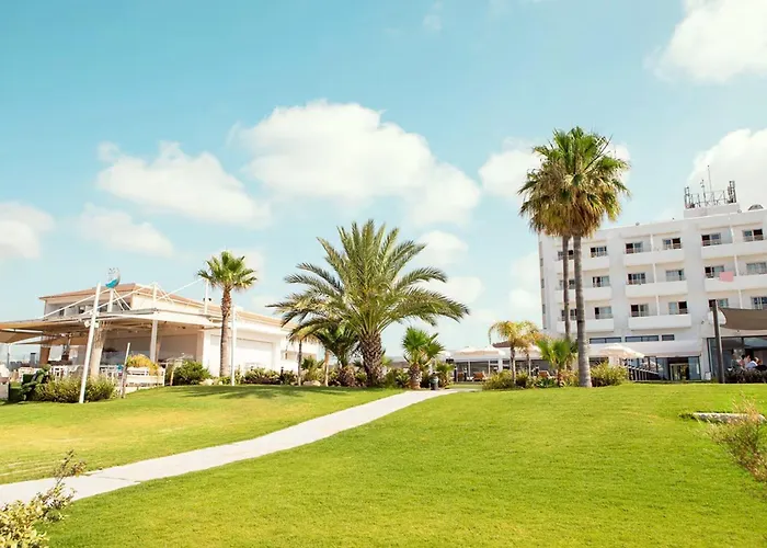 Piere - Anne Beach Hotel
